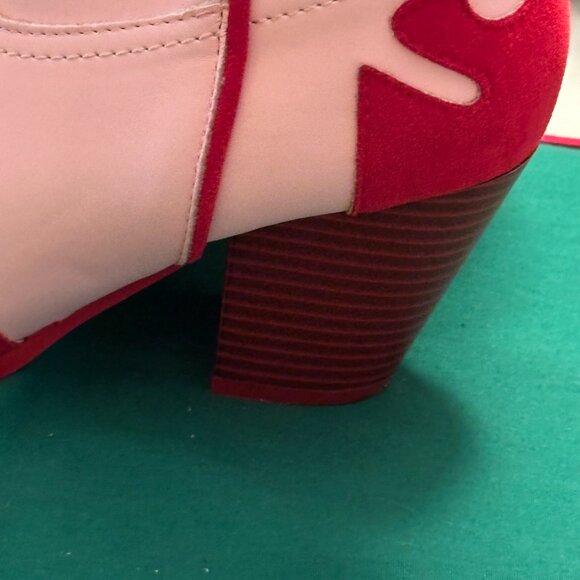 Women's Cowgirl western boots, red and pink with hearts, Size 37( US 6.5) - Picture 6 of 8